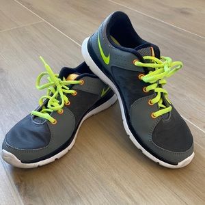 NIKE TRAINING ATHLETIC TENNIS SHOE~8